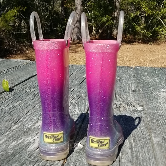 Western Chief Glitter Rainboots - Picture 3 of 10